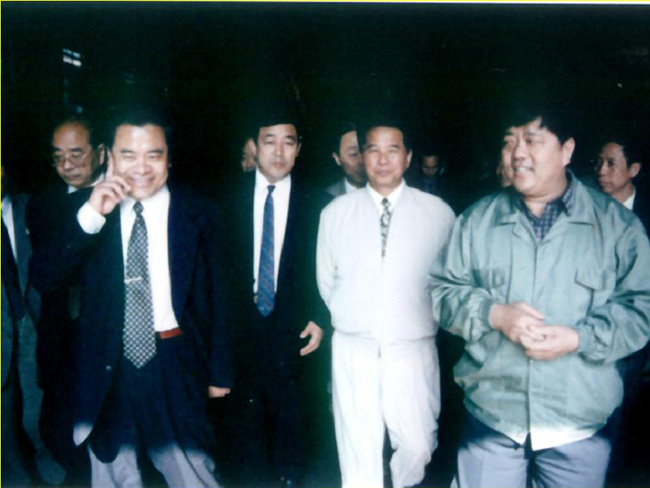 原山東省委書記吳官正參
